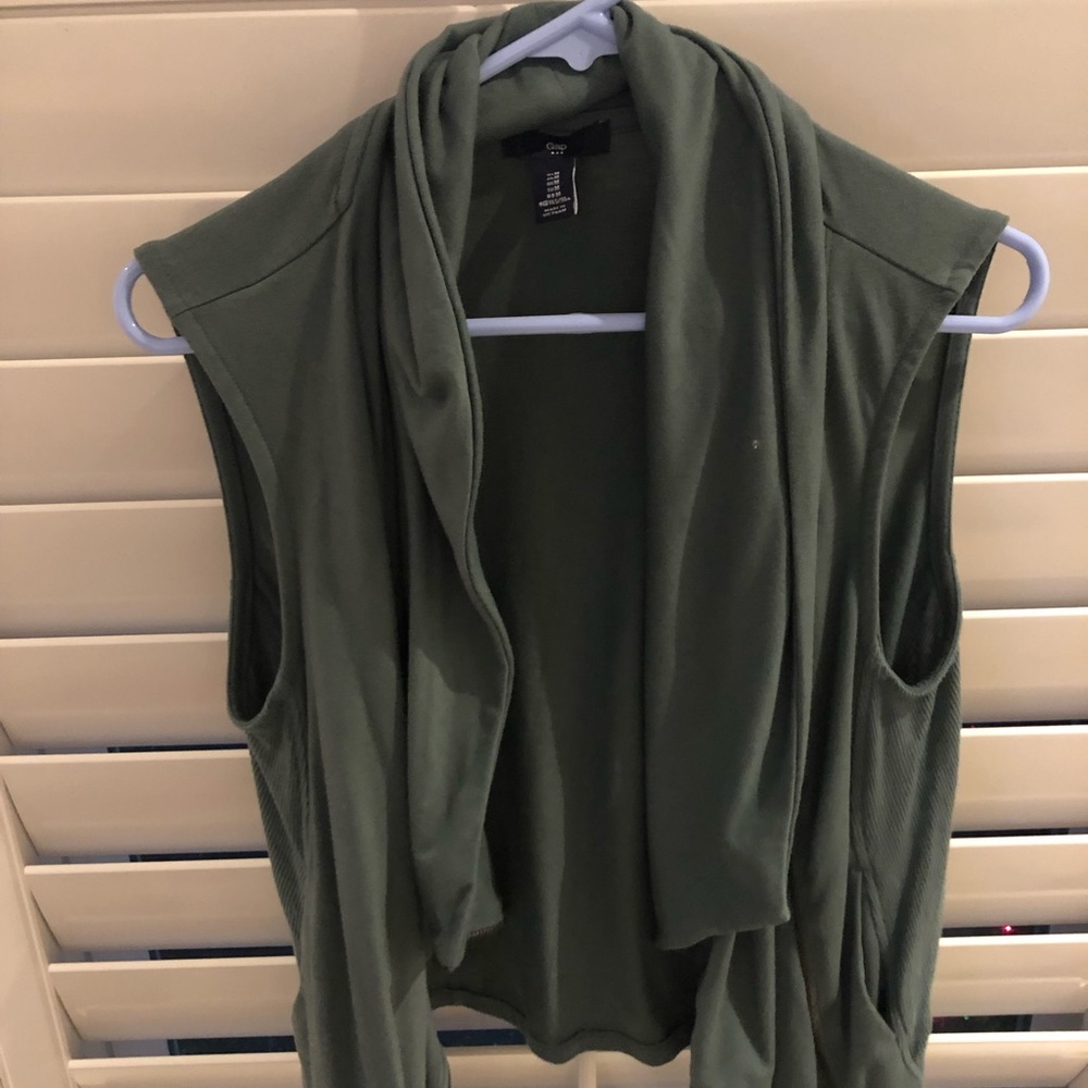 Gap vest